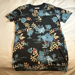 Men’s On The Byas long length tee